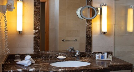 Radisson BLU Martinez Hotel, Beirut Room Type - Superior Room - High Floor