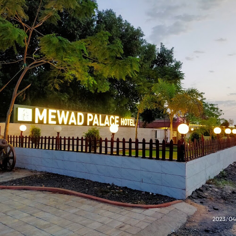 Mewad palace - Tap to explore photos