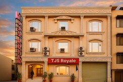 Hotel TJS Royale, Karol Bagh