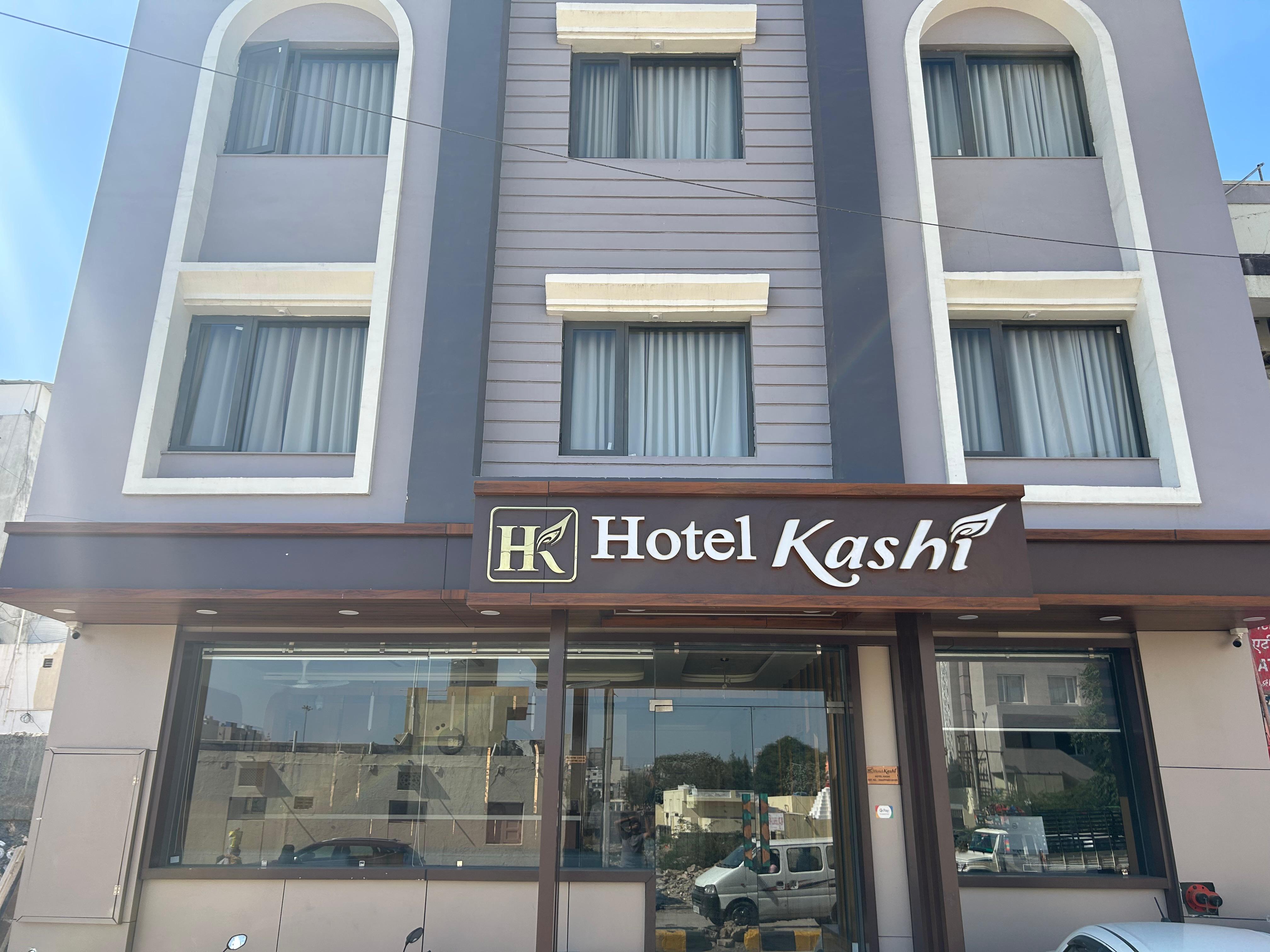 Hotel Kashi - Tap to explore photos
