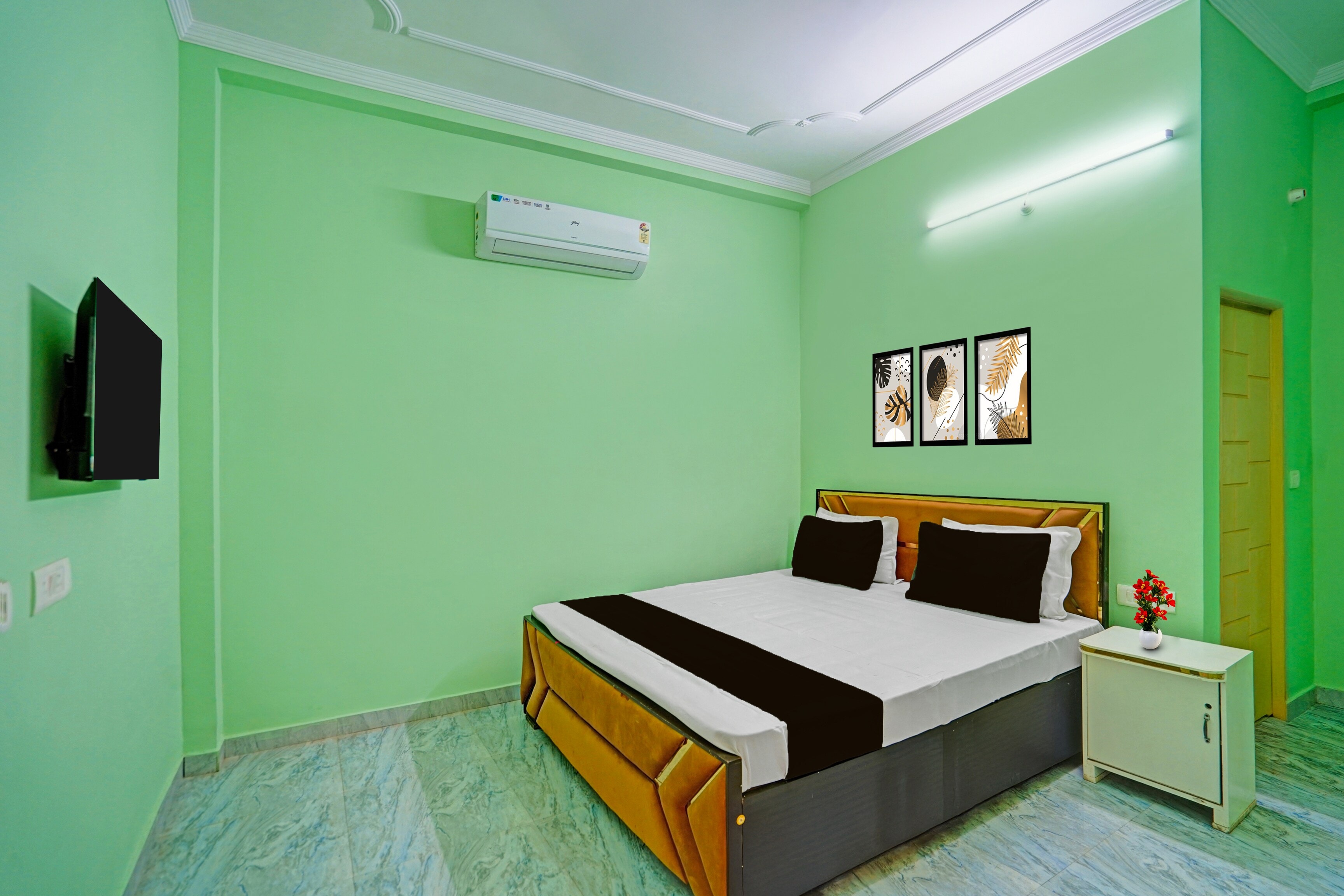 Hotel O JP International Airport Patna Formerly Crescent Garden - Tap to explore photos