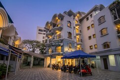FabHotel Rest Inn