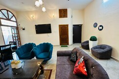 BlueTique | Entire 4BHK Apartment