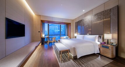 Conrad Guangzhou Room Type - KING PREMIER ROOM CITY VIE
