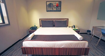 CRYSTAL URBAN PARK Room Type - Super Deluxe (King or Twin Bed)