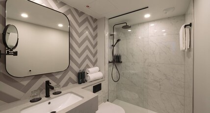 DoubleTree by Hilton Berlin Ku'damm Room Type - KING CORNER TWO BDRM SUITE