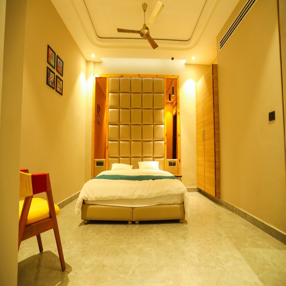 Hotel Glassee - Tap to explore photos