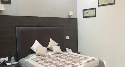 MPT Madhyalok , Vashi Room Type - AC Standard