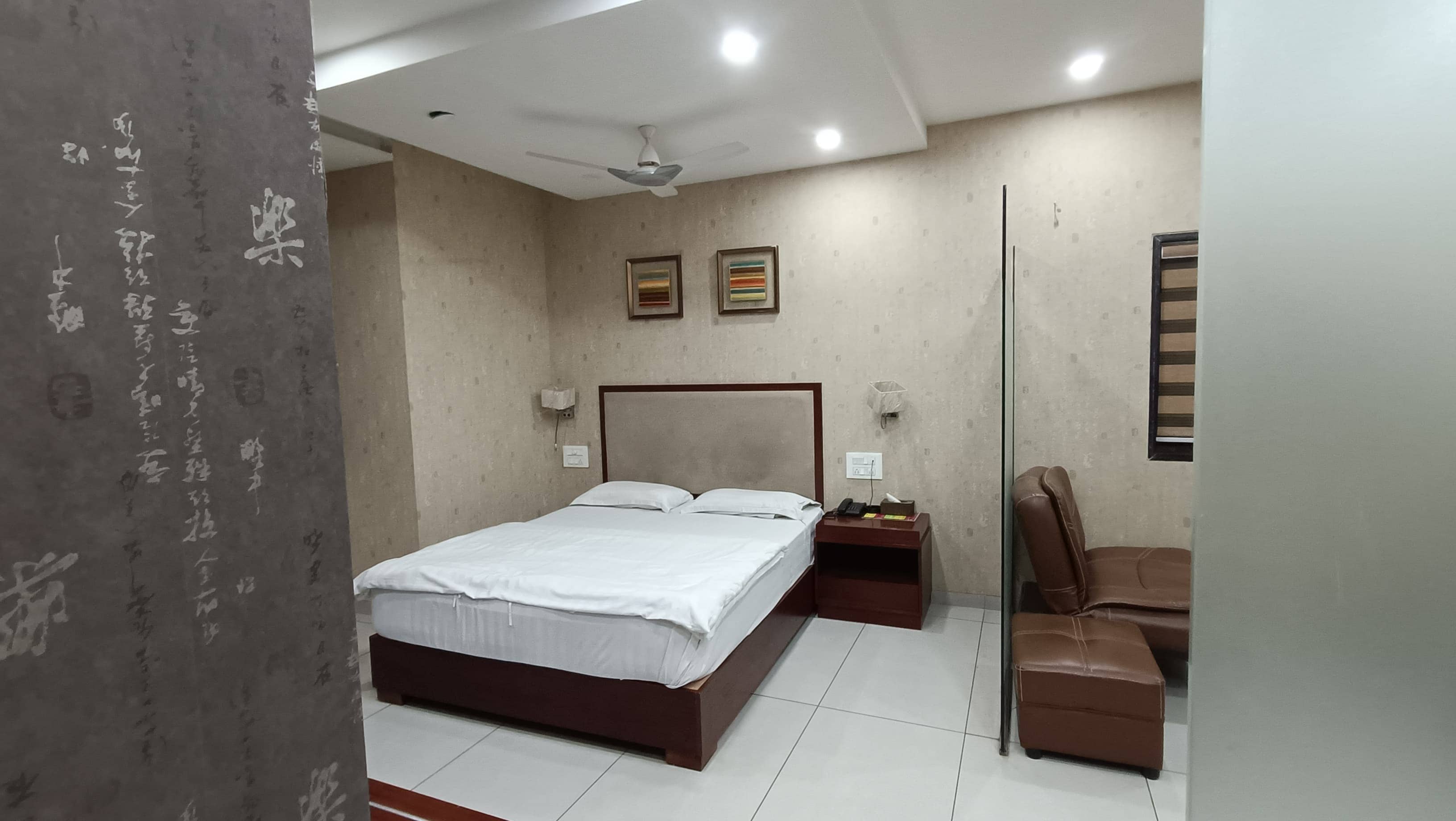 Hotel Green Leaf Residency - Tap to explore photos
