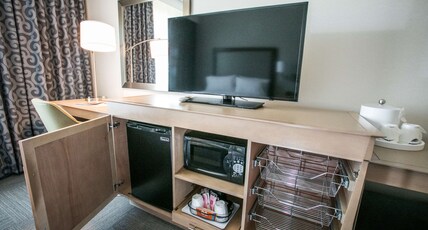 Hampton Inn & Suites by Hilton Tempe/Phoenix Airport Room Type - 1 KNG HEARING ACC NOSMOK