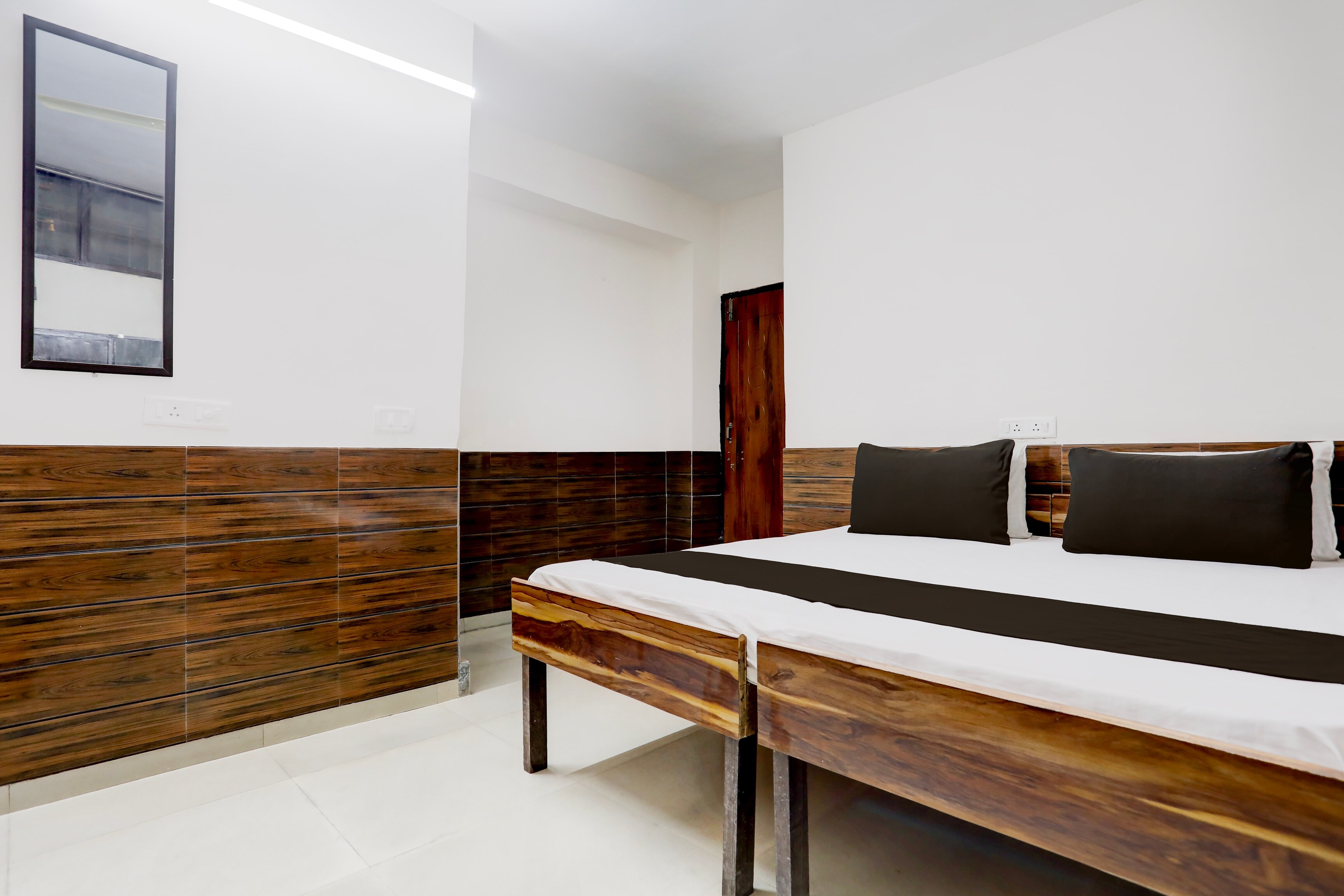Hotel O HILL VIEW LUXURIOUS ROOMS - Tap to explore photos