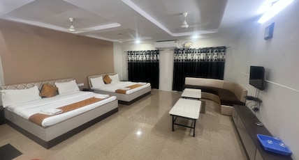 Hotel Radha Krishna Room Type - Ultra Platinum Room With Balcony
