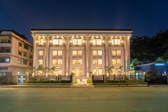 Treebo Premium Nagpur Automotive Square