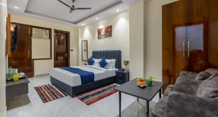 Elite Clark Room Type - Deluxe AC Room with King Bed