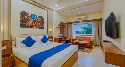 Hotel Sai Deluxe Room Type - Executive AC Room
