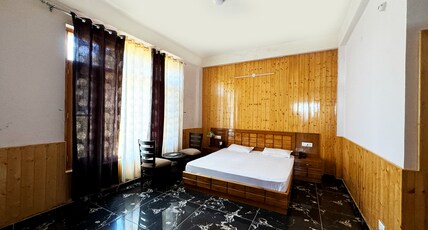 Hawk Eye Resort Room Type - Deluxe Room with Balcony and Valley View