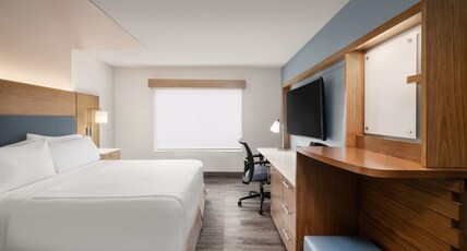 Even Hotels Denver Tech Center-Englewood Room Type - 1 King Standard Mobil Access Roll Shower