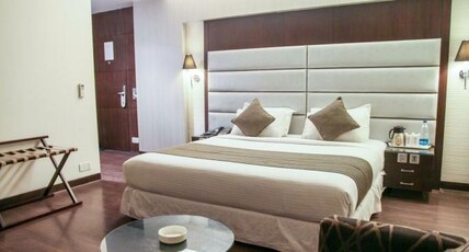 Southern Plaza Room Type - Deluxe Suite