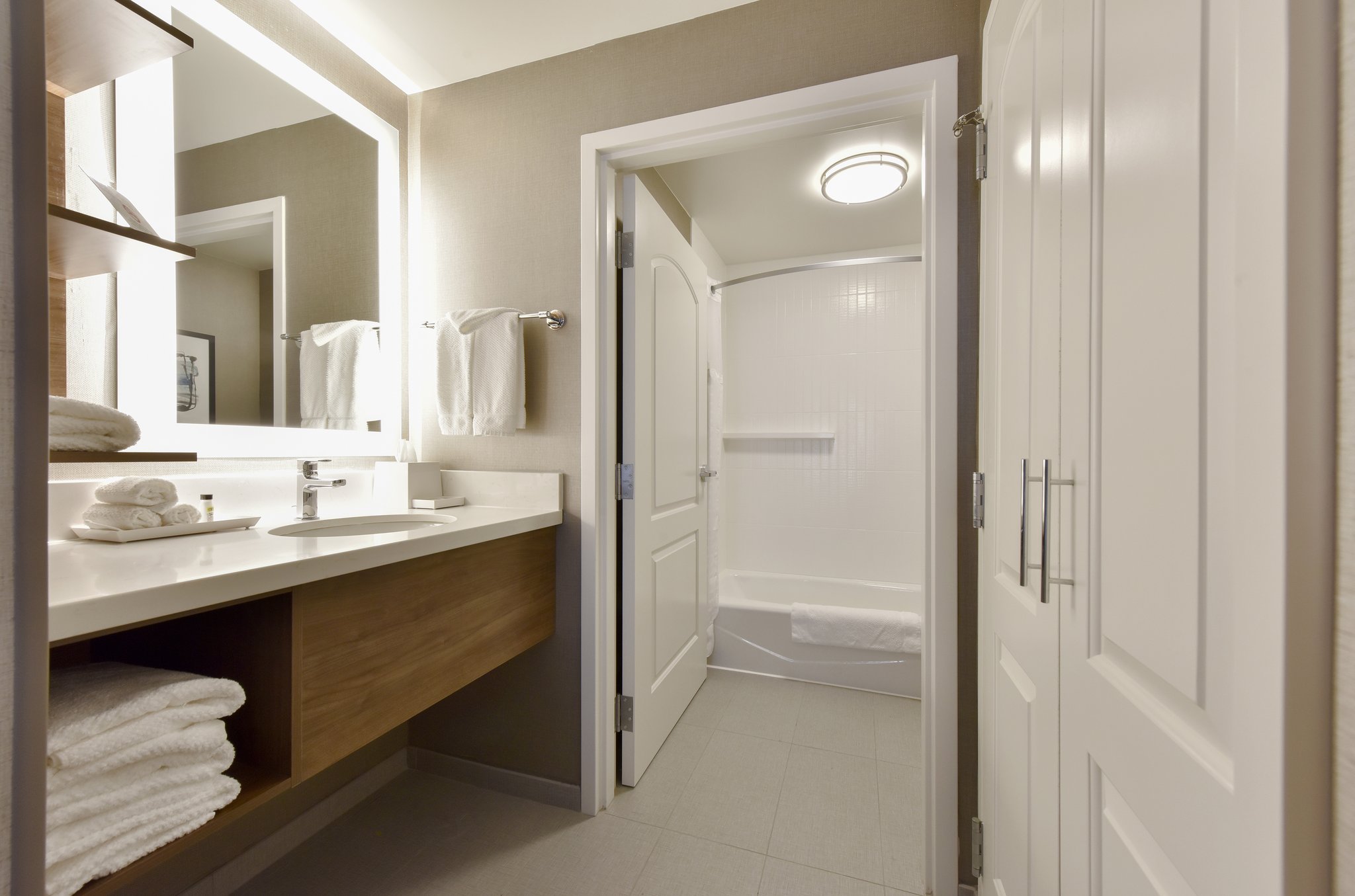 Staybridge Suites WATERLOO - ST. JACOBS AREA, an IHG hotel - Tap to explore photos