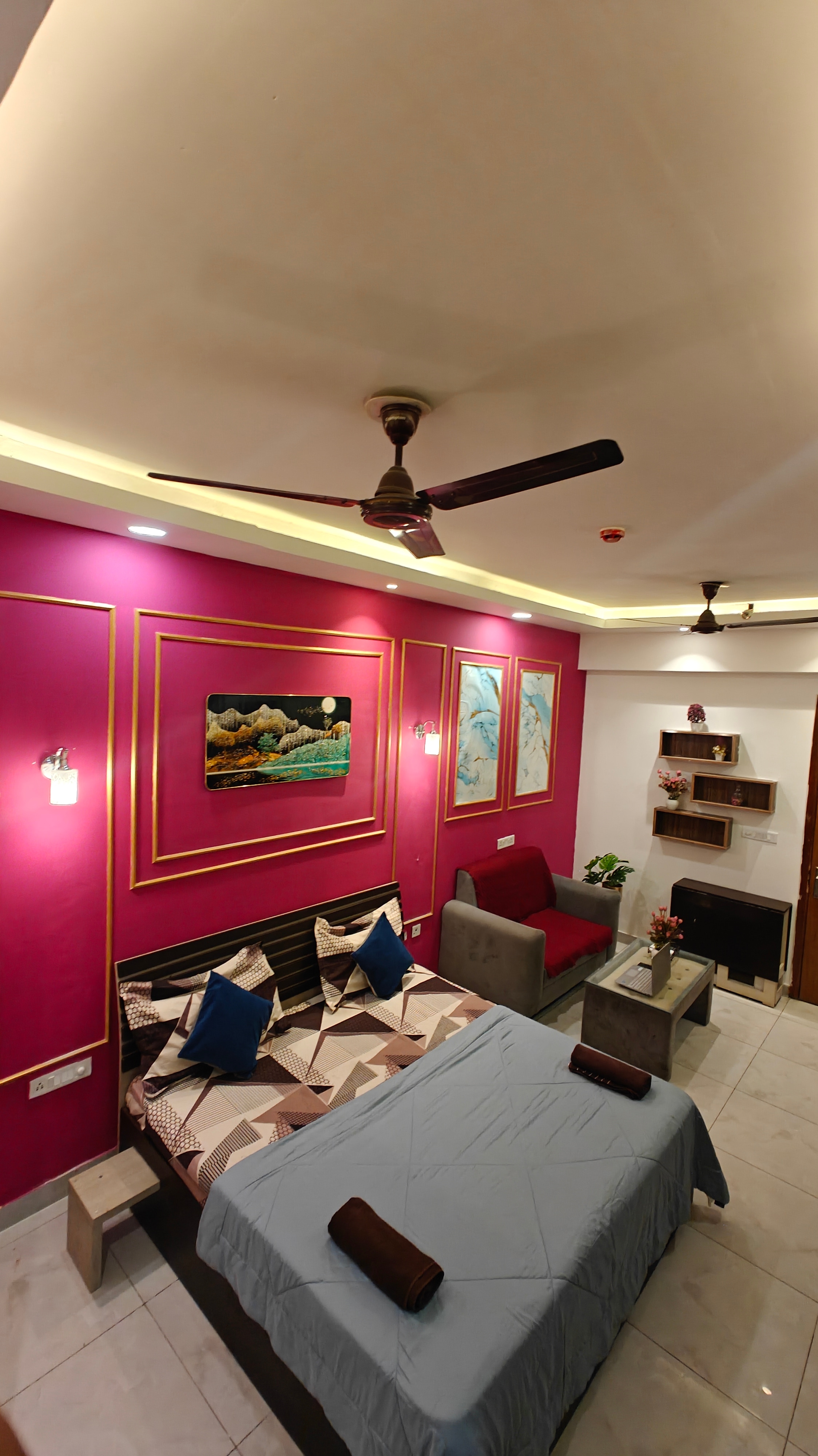 Luxury Studio Apartment in Noida by TFS-11 - Tap to explore photos