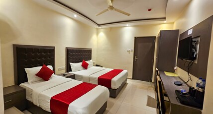 Hotel BKC Inn Near Trade Centre, Visa Consulate Room Type - Deluxe Triple Room
