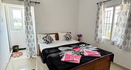 Crown Crest Home Stay Ooty Room Type - Bedroom 103