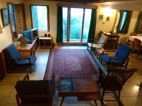 Rambling Rose Cottage - Tap to explore photos