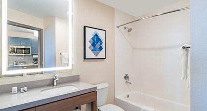 Candlewood Suites El Paso North, an IHG Hotel Room Type - 1 Queen Studio Suite Full Kitchen