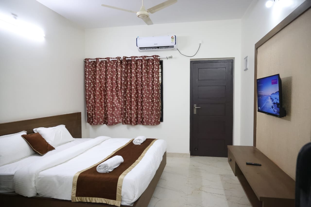 Janani Homestay - Tap to explore photos
