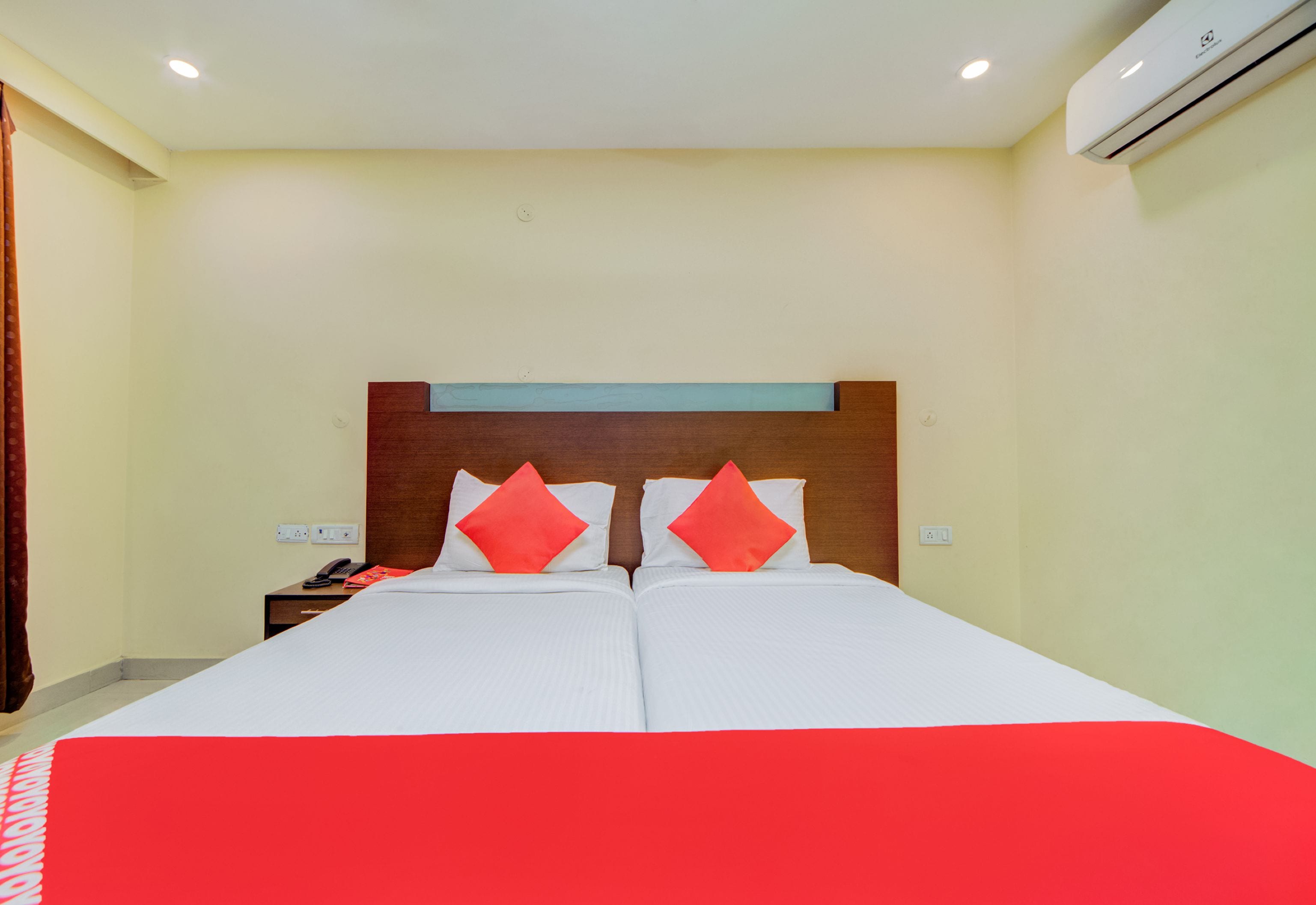 Hotel O Kachiguda Railway Station - Tap to explore photos