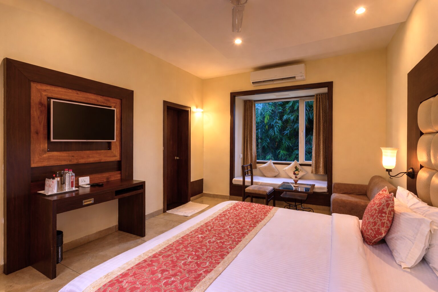 Devi Palace - Monsoon Palace View Resort - Tap to explore photos