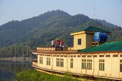 SRINAGAR GROUP OF HOUSEBOATS