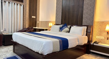 Hotal Raghuvanshi Room Type - King Bed Suite with City View