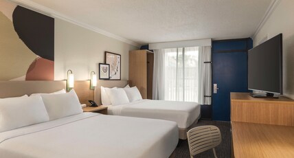 Spark by Hilton Sarasota Siesta Key Gateway Room Type - 2 QUEEN BEDS