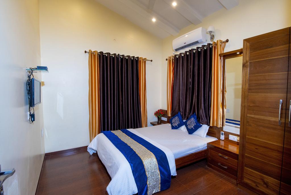 Hilltown Holidays | 2 BHK Villa & Caretaker - Tap to explore photos