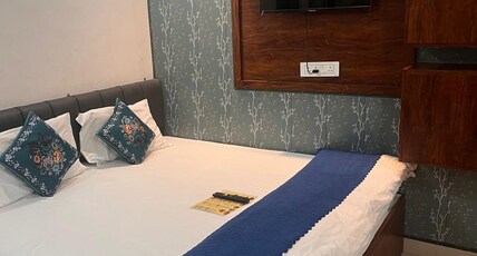 Shre Ishan Dev Inn Room Type - Super deluxe 6 Bed Room