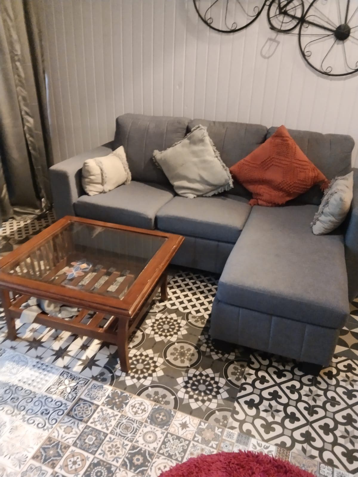 Cozy clean apartment - Tap to explore photos