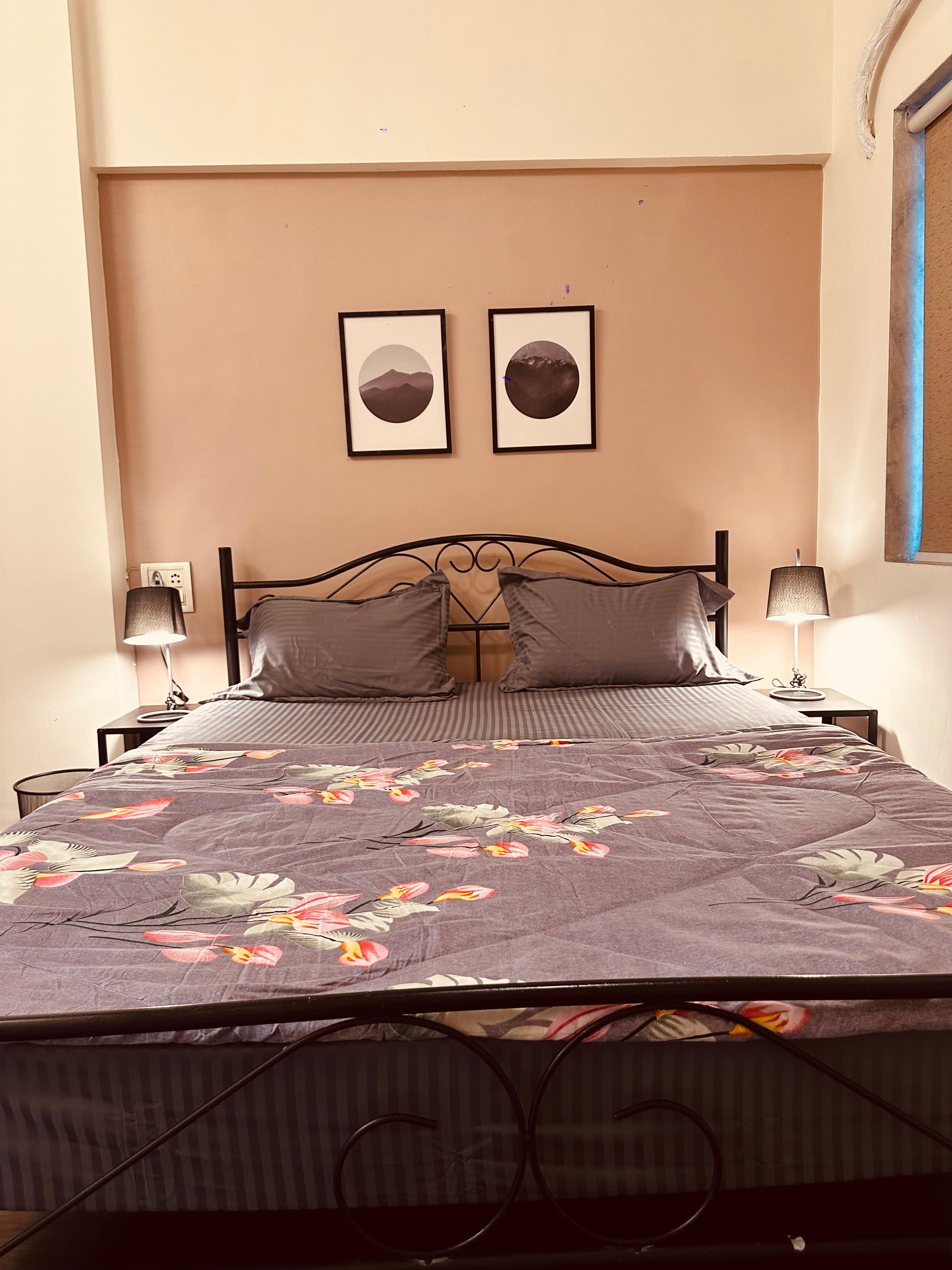 Rahul Home Near Versova Beach - Tap to explore photos