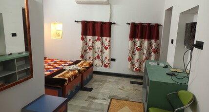 Jag Niwas Guest House Room Type - A.c. Deluxe room