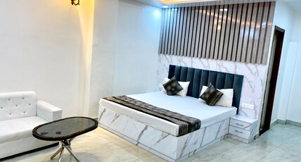 Hotel Mangalam Room Type - DELUXE ROOM