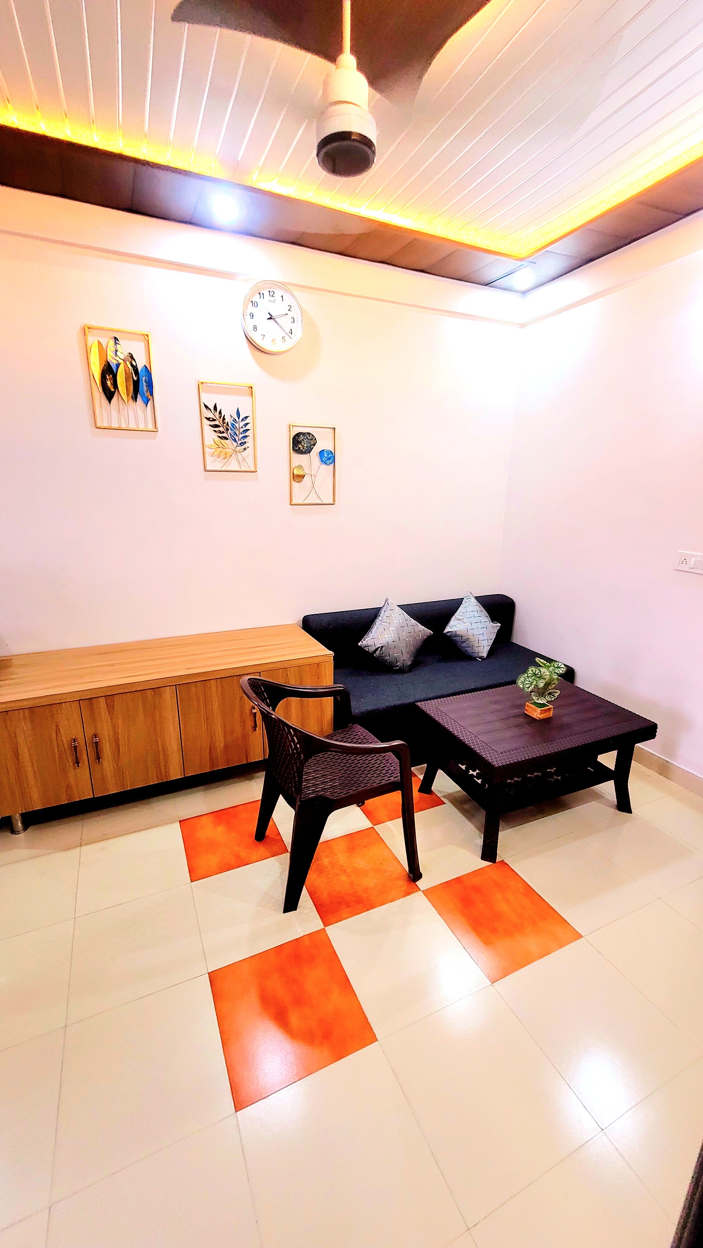 Happy Place Indipendent flat 1BHK Hall kitchen - Tap to explore photos