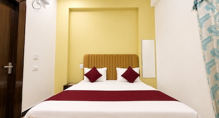 Radha Palace Near Prem Mandir and ISKCON Room Type - Deluxe Room Radha Palace Near Prem Mandir and ISKCON Room Type - Deluxe Room