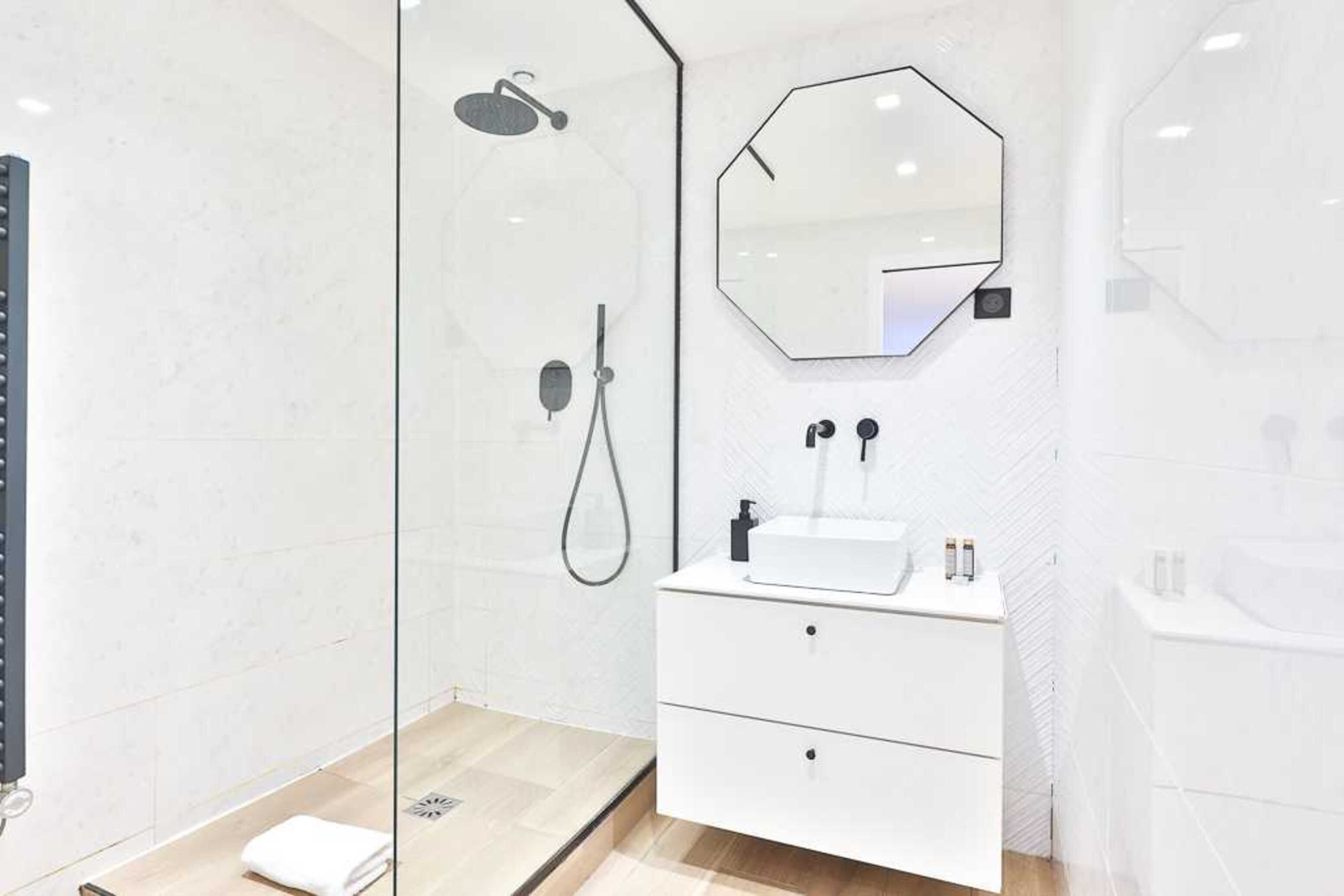Charming Apartment - 1BR/6P - Marais - 1 - Tap to explore photos