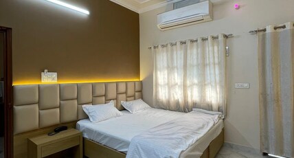 Host Varanasi Room Type - AC ROOM
