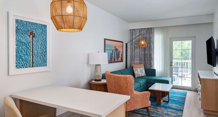 DoubleTree Suites by Hilton Naples Room Type - 2 QUEEN SUITE PATIO CITYVW