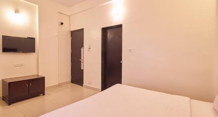 Hotel Giri Inn Room Type - Double Superior Non AC
