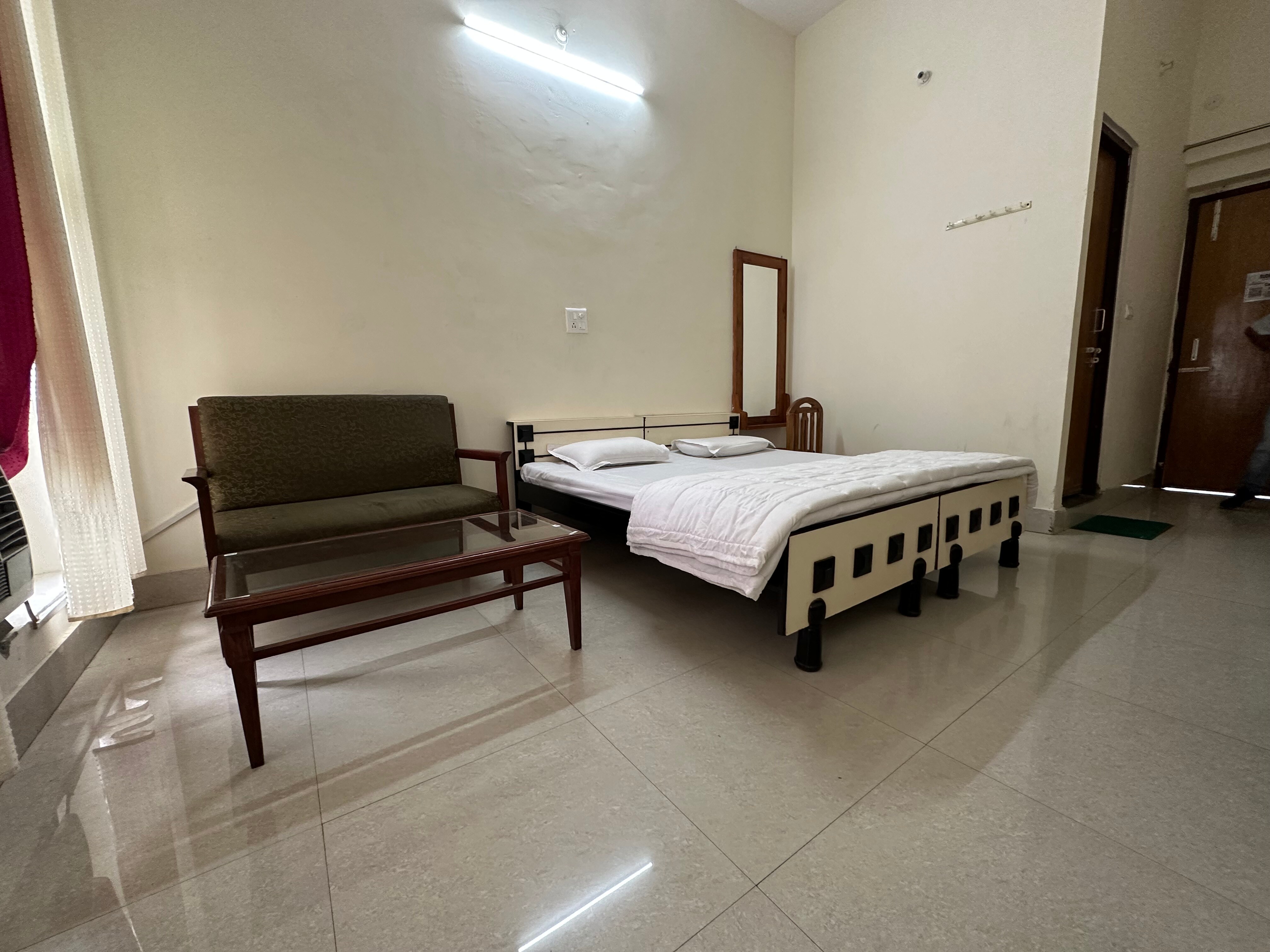 GMVN Hotel Dakpathar - Tap to explore photos