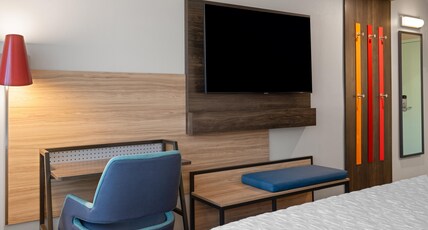Tru by Hilton Lake Charles Room Type - 1 KING ACC HEARING RI SHWR