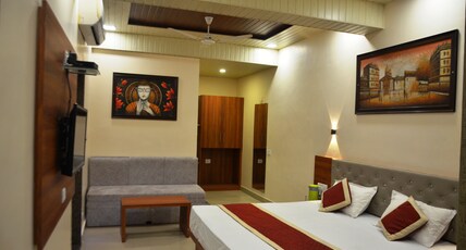 Simran Home Stay (Only Family & Couples) Room Type - Premium  AC Room with Baloncy