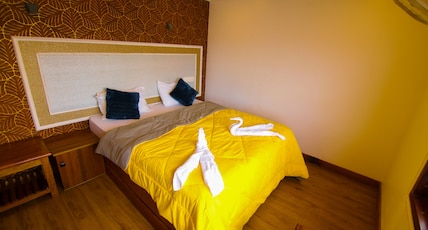 Tharangini Houseboats Room Type - LUXURY Lake view Room with Complimentary Speed Boat Ride Tharangini Houseboats Room Type - LUXURY Lake view Room with Complimentary Speed Boat Ride